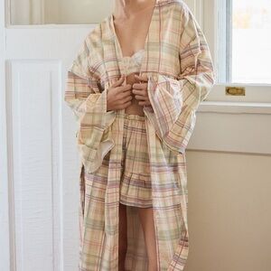 NWT Anthropologie Plaid Ruffled Long Sleeve Flannel Cream Robe w/ Pockets